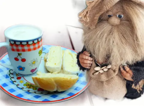 День угощения домовых молоком — игрушка домовой