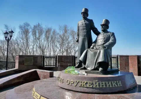 Памятник оружейникам в ижевске — город оружейников ижевск